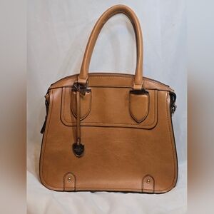 London Fog - NWOT Shoulder Purse / Hand Bag  EXCELLENT CONDITION. LIKE NEW